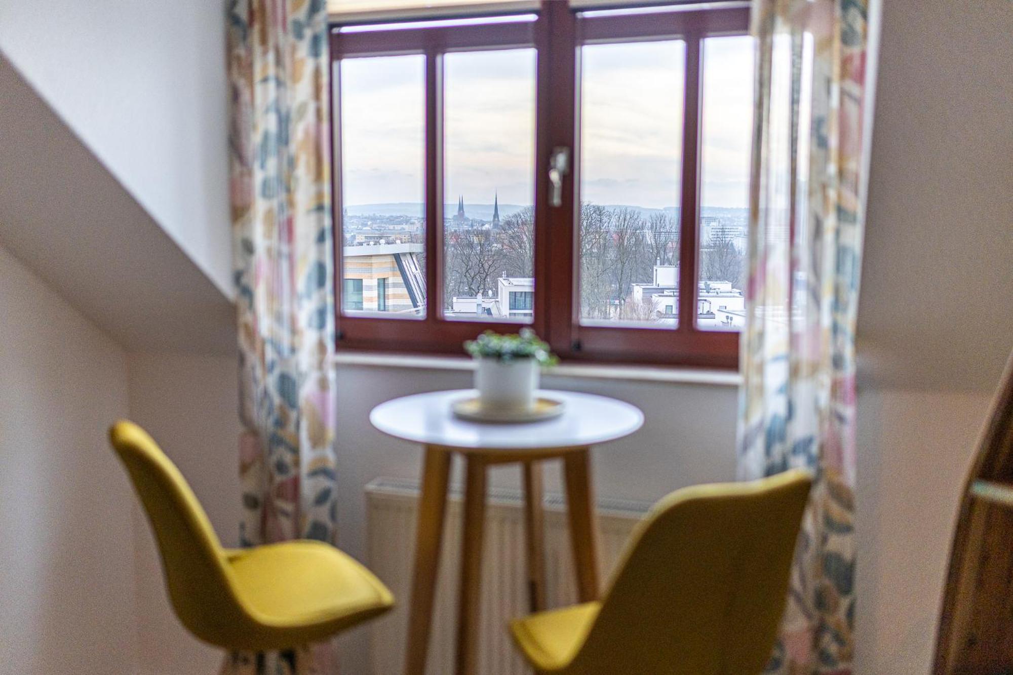 Schlossberg-Domizil Mit Weitblick - Arbeitsplatz, Balkon, Netflix, Badewanne & Yogamatte Chemnitz Esterno foto